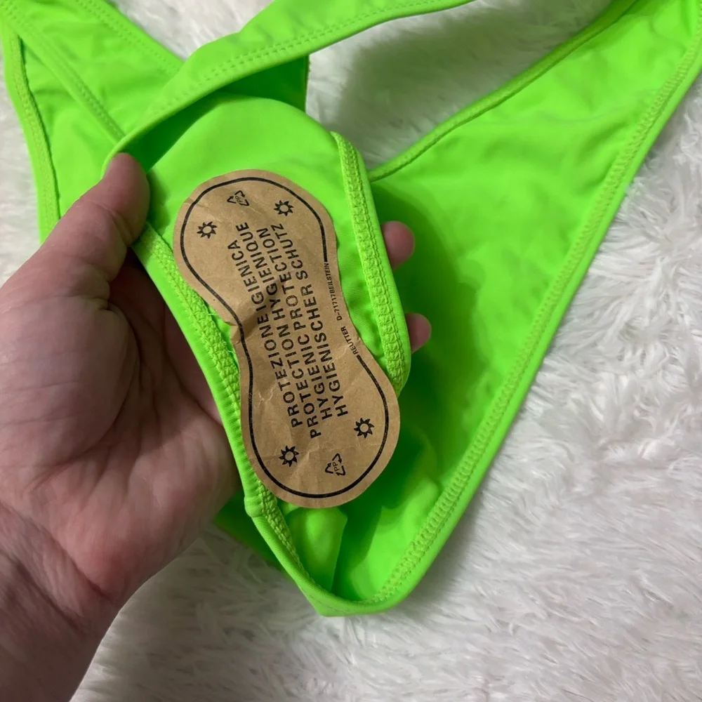 NWOT Bright Neon Green One Piece Cut Out Twist Front High Cut Cheeky Swimsuit M